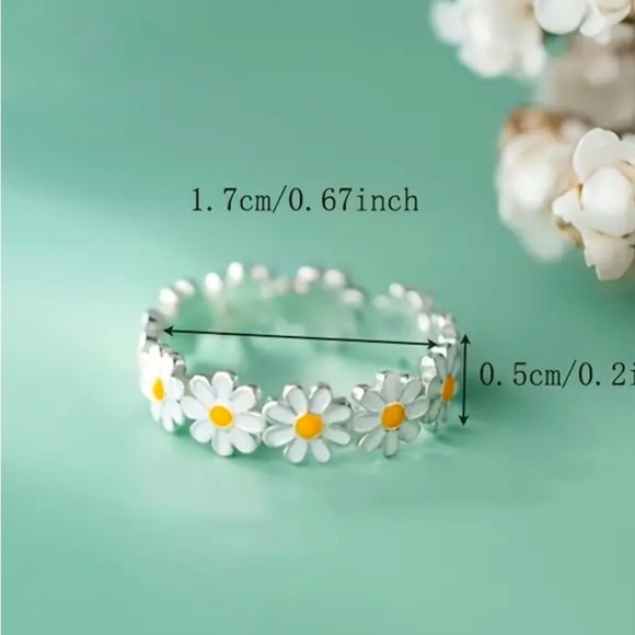 Dainty Enamel Daisy Flower Stackable Delicate Adjustable Silver Tone Ring NEW - Picture 10 of 14